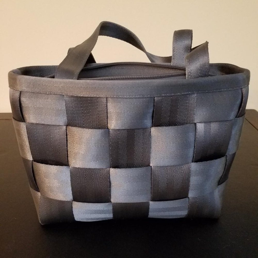 Harveys Seatbelt Bag Medium Tote (Storm color)